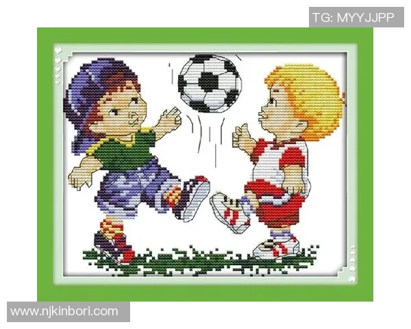 家中装饰足球明星挂画让家居焕发运动活力与激情